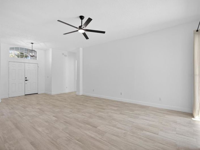 Image No.13-4 Bed House for sale