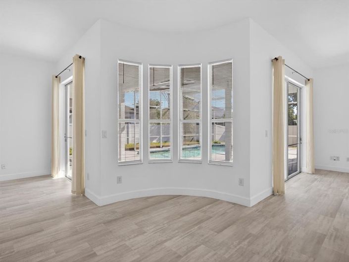 Image No.14-4 Bed House for sale