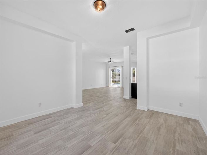 Image No.18-4 Bed House for sale