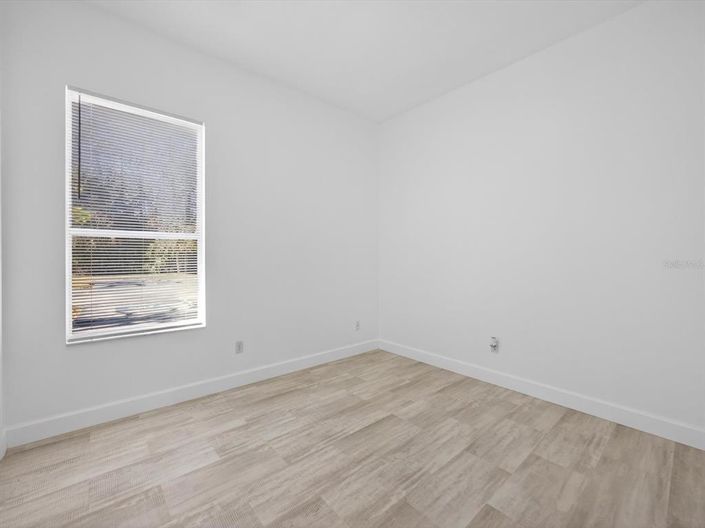 Image No.25-4 Bed House for sale