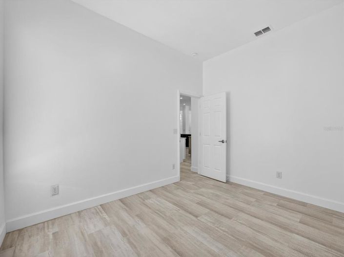 Image No.29-4 Bed House for sale