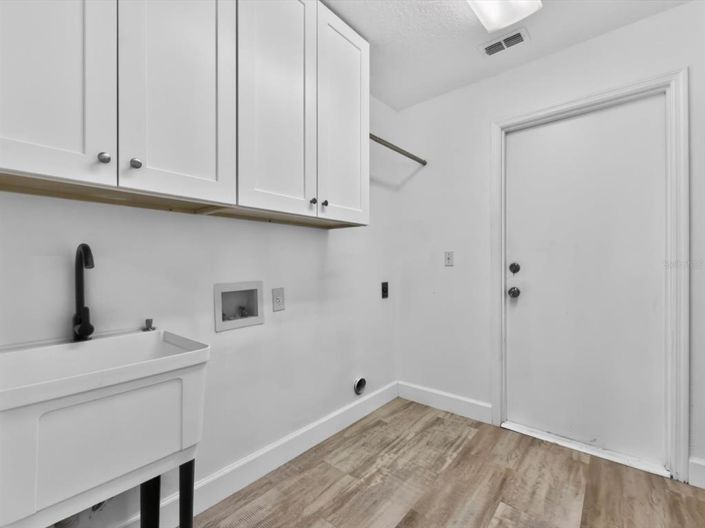 Image No.33-4 Bed House for sale