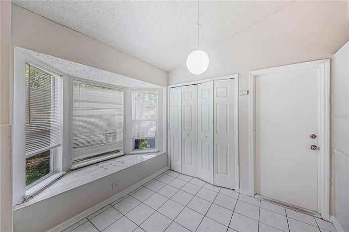 Image No.11-3 Bed House for sale