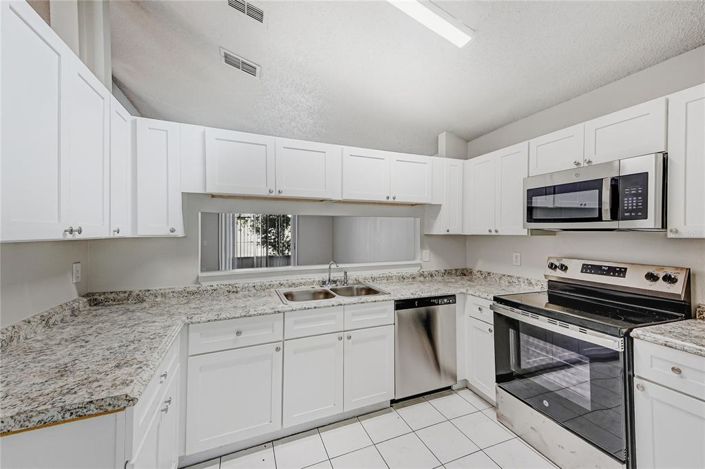 Image No.13-3 Bed House for sale