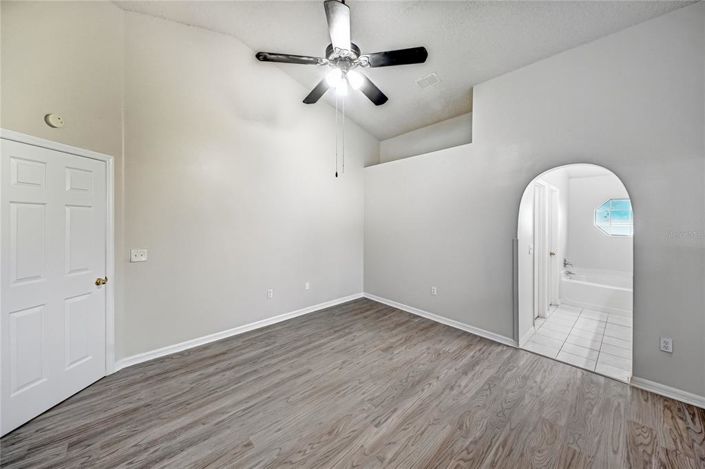 Image No.15-3 Bed House for sale