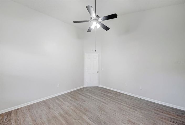 Image No.17-3 Bed House for sale