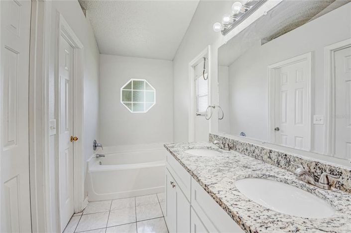 Image No.18-3 Bed House for sale