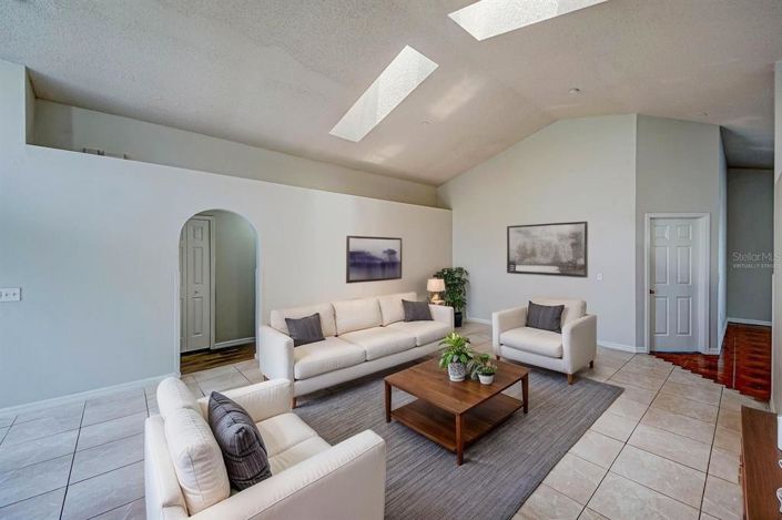 Image No.4-3 Bed House for sale