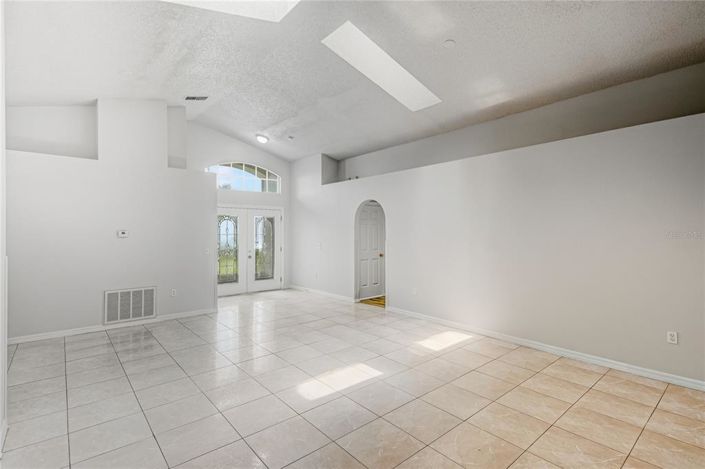 Image No.6-3 Bed House for sale