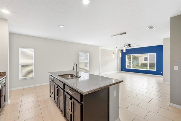 Image No.10-3 Bed Townhouse for sale