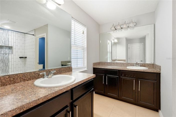 Image No.23-3 Bed Townhouse for sale