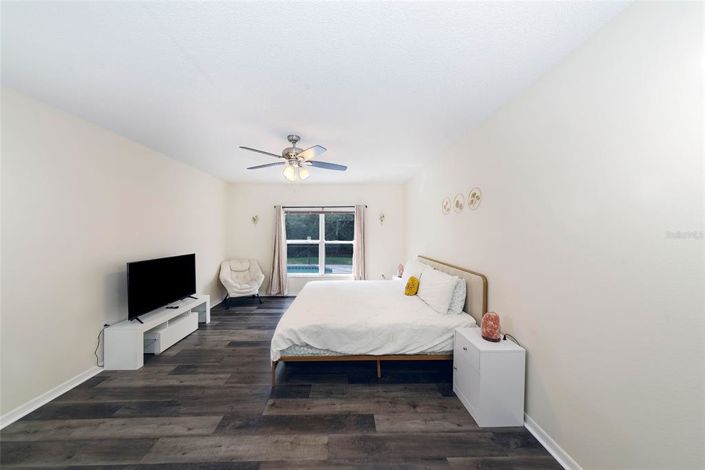 Image No.11-5 Bed House for sale