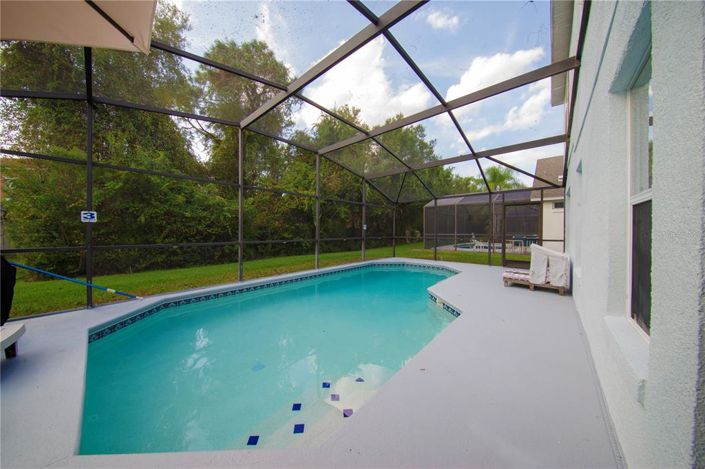 Image No.17-5 Bed House for sale