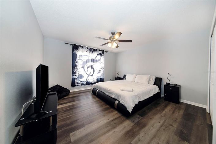 Image No.26-5 Bed House for sale