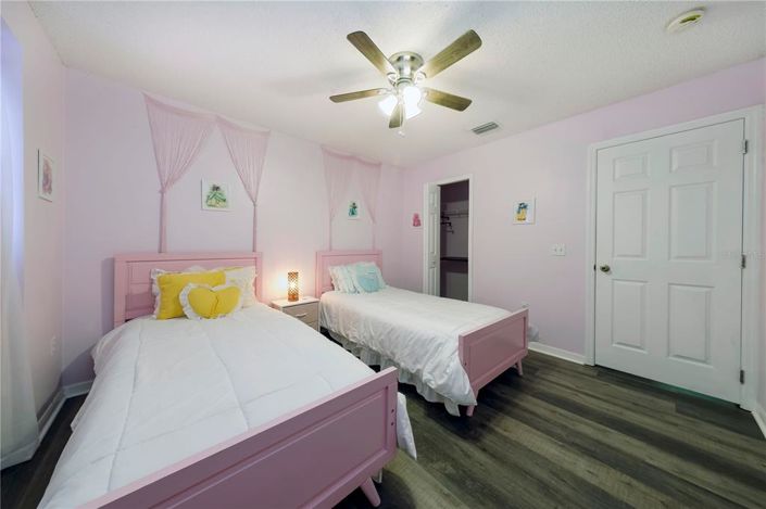 Image No.28-5 Bed House for sale