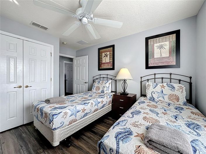 Image No.19-3 Bed Townhouse for sale