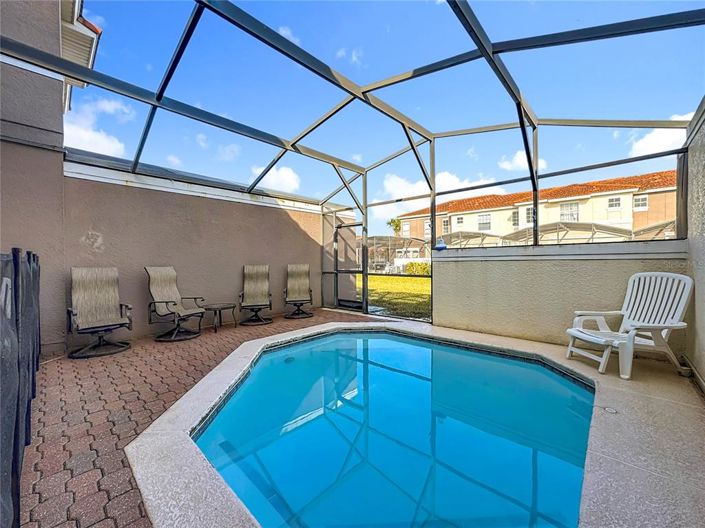 Image No.29-3 Bed Townhouse for sale