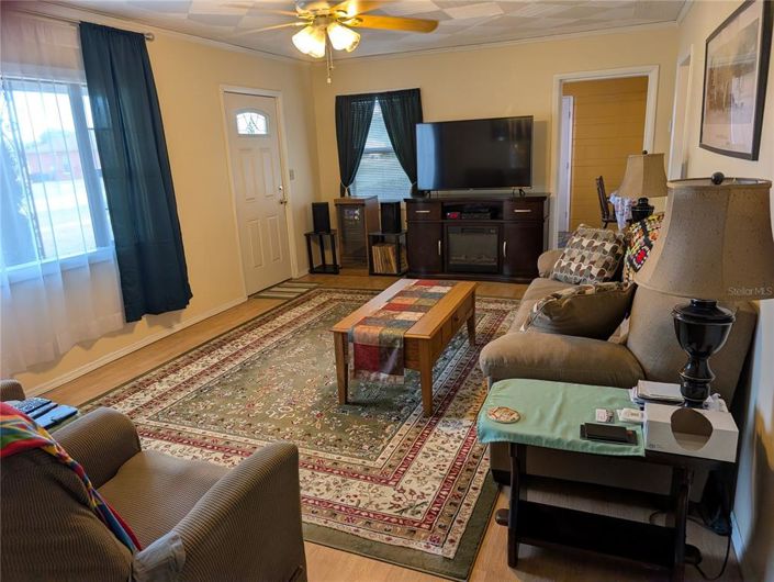 Image No.8-3 Bed House for sale