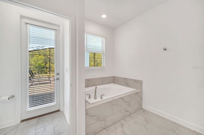 Image No.42-9 Bed House for sale