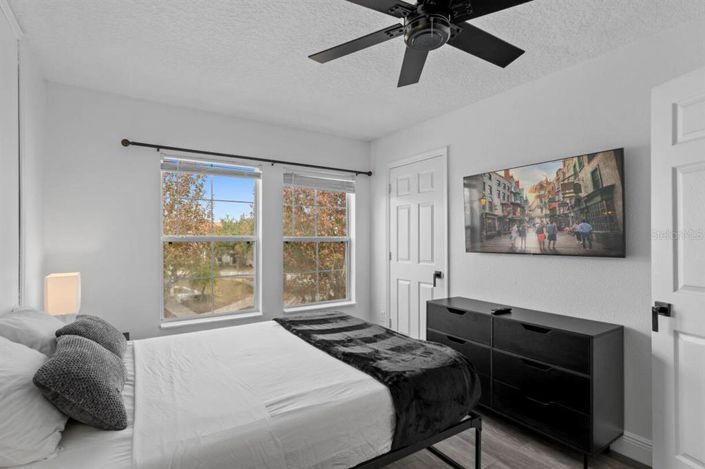 Image No.12-4 Bed Townhouse for sale