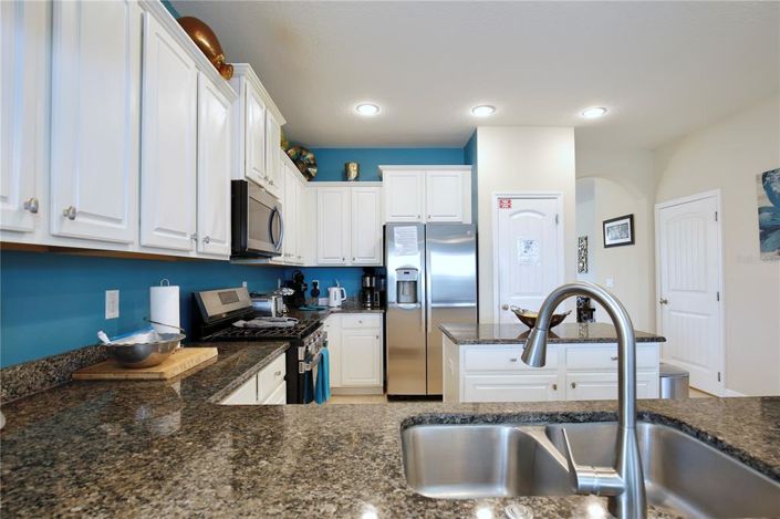 Image No.10-6 Bed House for sale