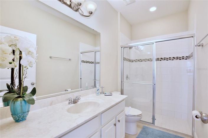 Image No.18-6 Bed House for sale