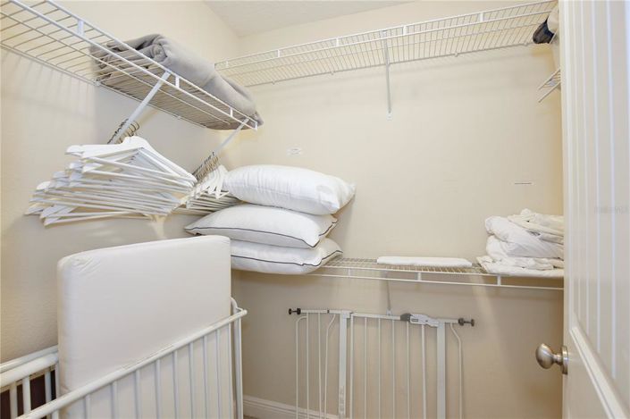 Image No.26-6 Bed House for sale