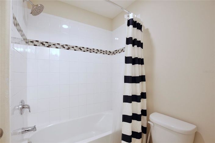 Image No.30-6 Bed House for sale