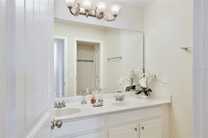 Image No.35-6 Bed House for sale