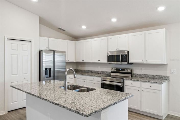 Image No.6-3 Bed House for sale