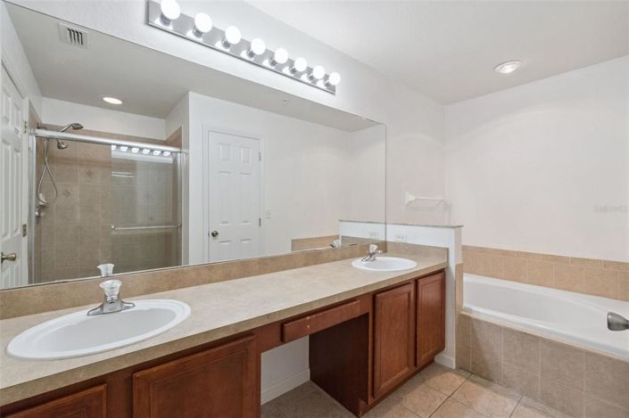 Image No.16-3 Bed Townhouse for sale