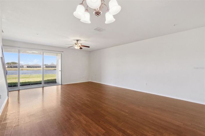 Image No.7-3 Bed Townhouse for sale