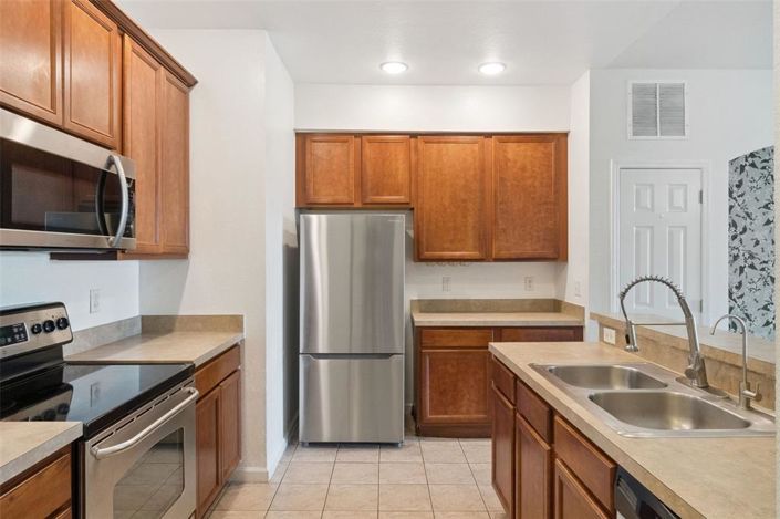 Image No.9-3 Bed Townhouse for sale