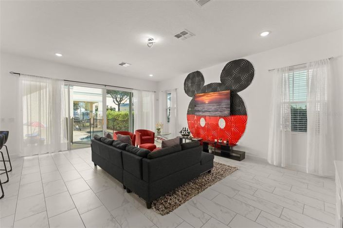 Image No.4-5 Bed House for sale