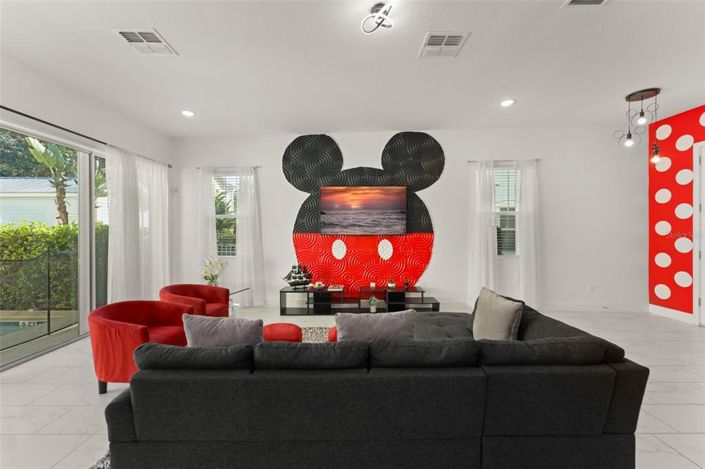 Image No.5-5 Bed House for sale