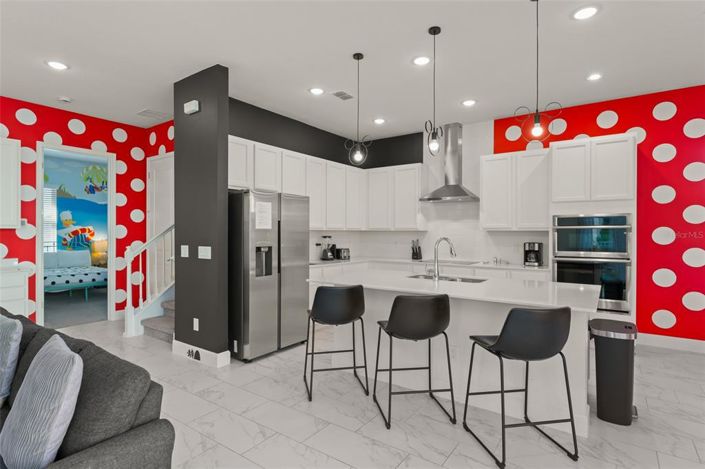 Image No.8-5 Bed House for sale