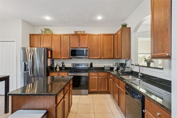 Image No.10-6 Bed House for sale