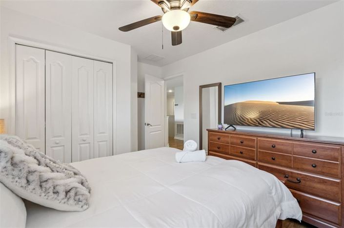 Image No.26-6 Bed House for sale