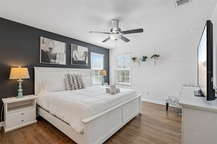 Image No.30-6 Bed House for sale