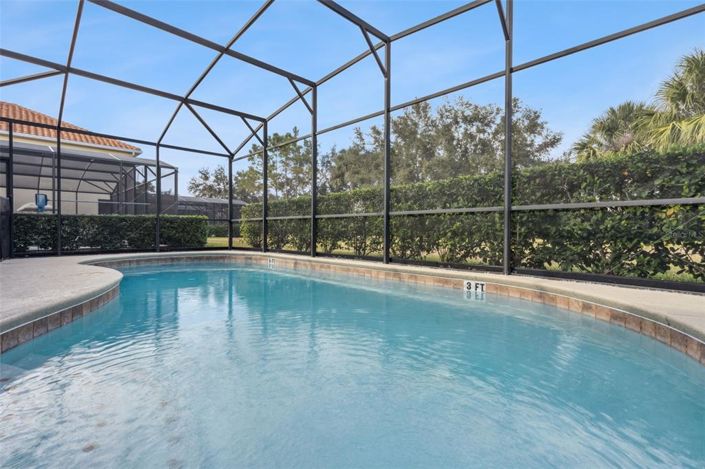 Image No.42-6 Bed House for sale