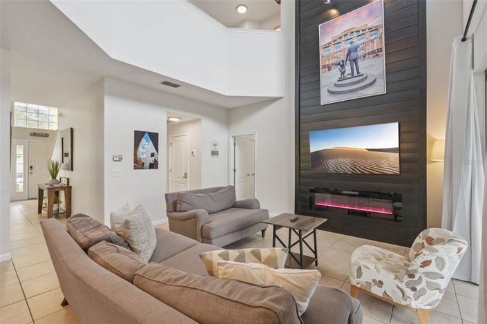 Image No.7-6 Bed House for sale