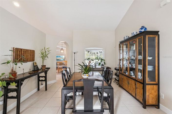 Image No.10-4 Bed House for sale