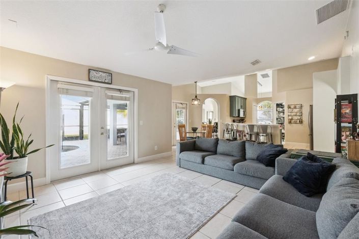 Image No.11-4 Bed House for sale