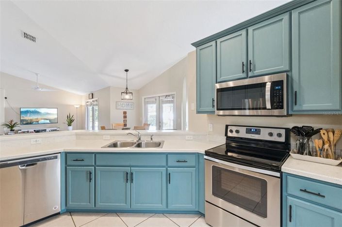 Image No.18-4 Bed House for sale