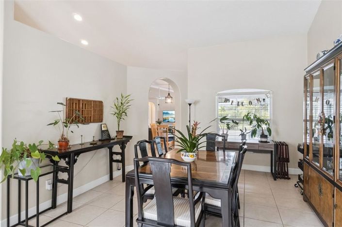 Image No.8-4 Bed House for sale