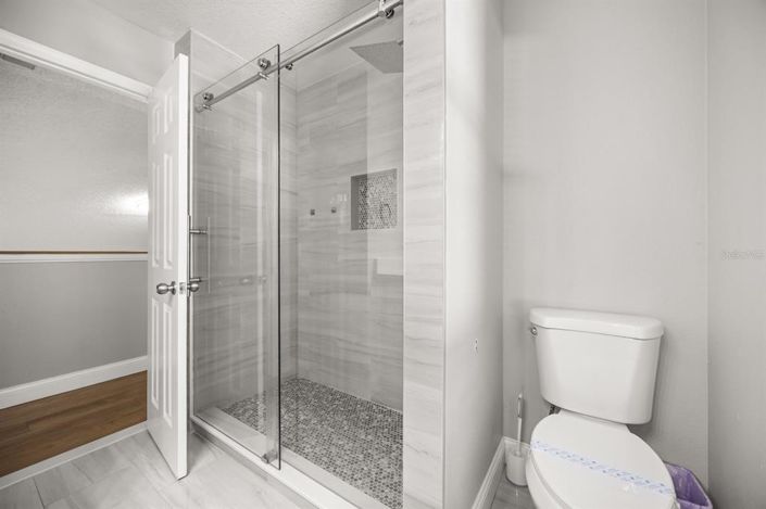 Image No.24-4 Bed House for sale