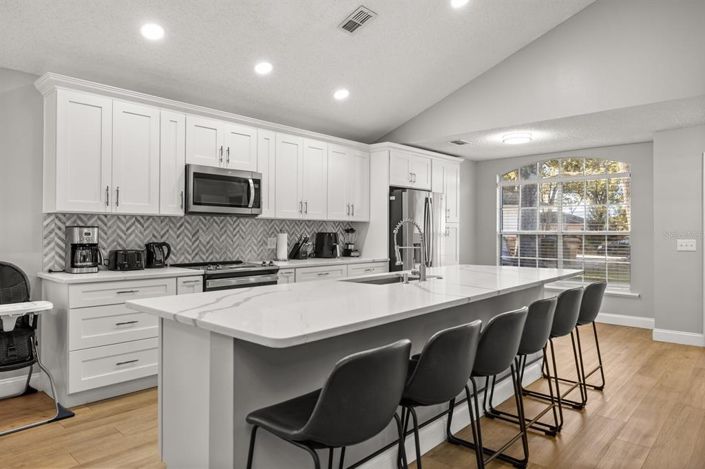 Image No.8-4 Bed House for sale