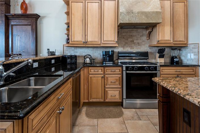 Image No.21-4 Bed House for sale