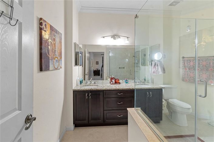 Image No.22-2 Bed Townhouse for sale