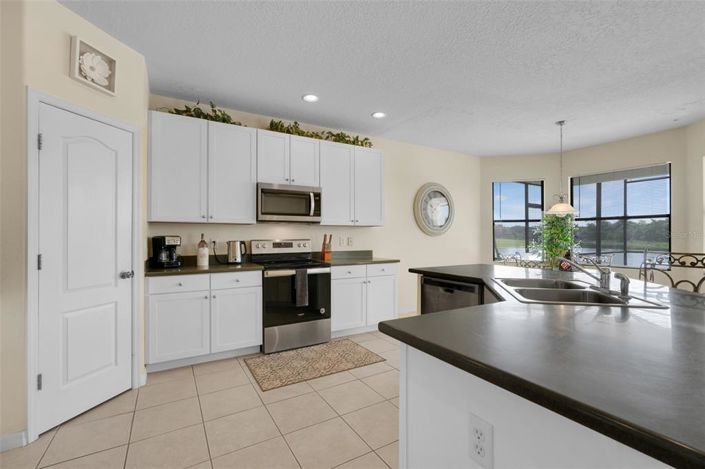 Image No.19-5 Bed House for sale